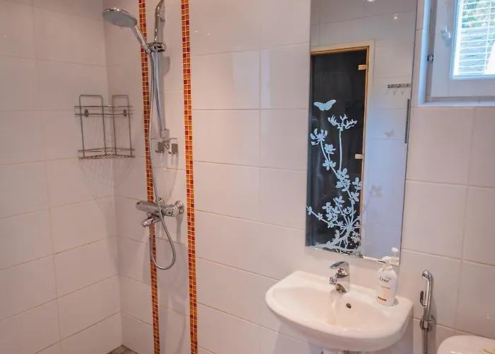 וילה Lovely In With Sauna *